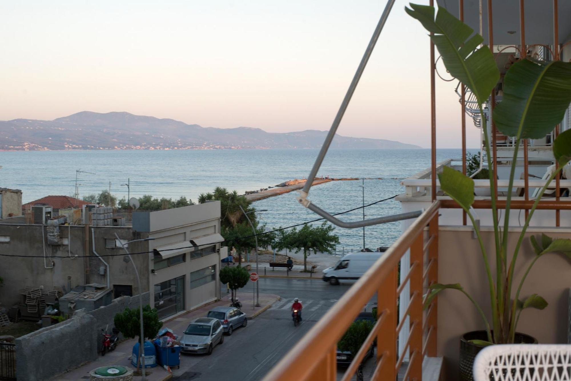 Infinity Blue Next To The Sea Apartment Kalamata Luaran gambar